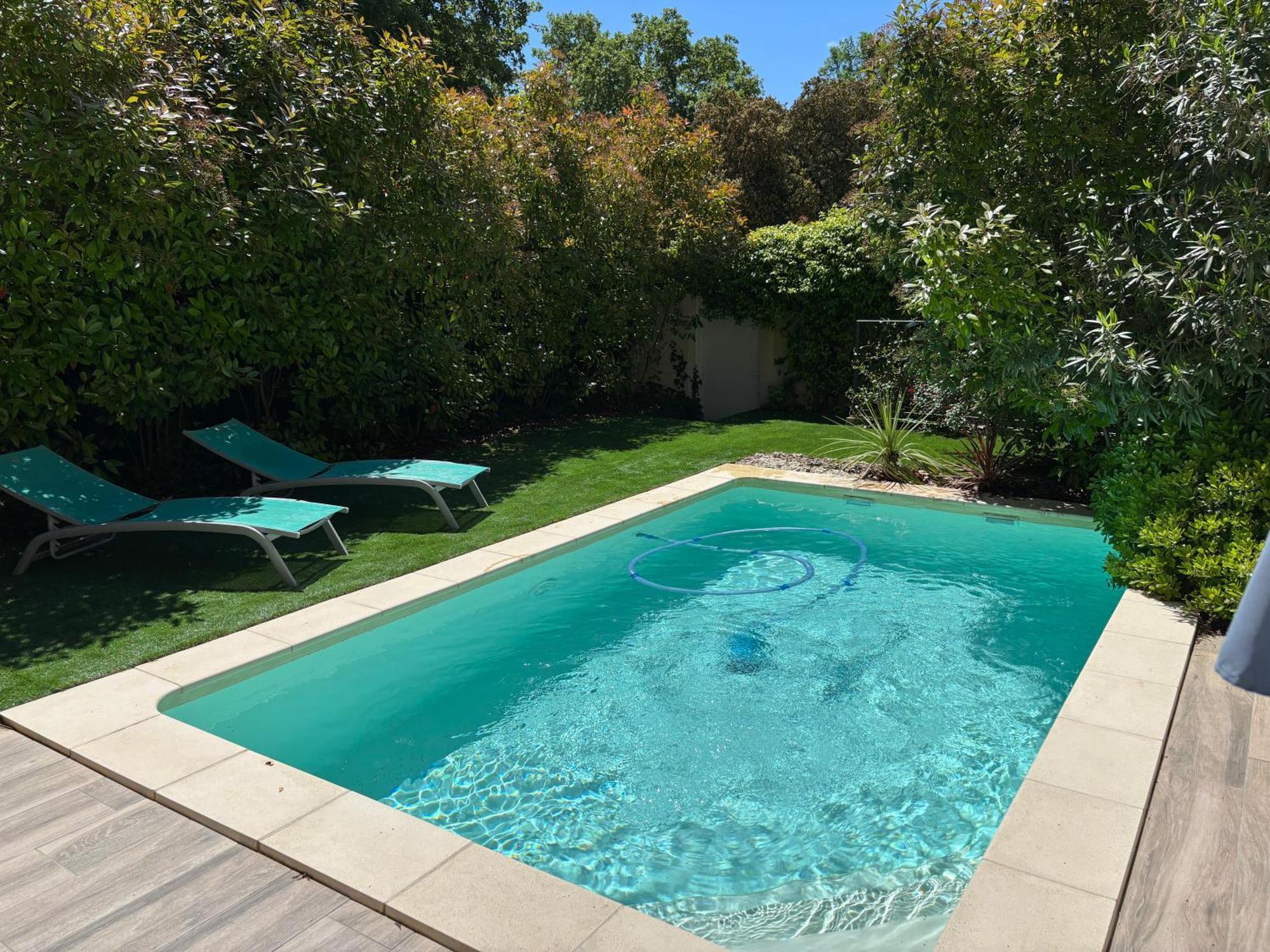 Les Jardins Du Castelas - Piscines, Jardins Et Spas Privatifs Uchaux Exterior foto